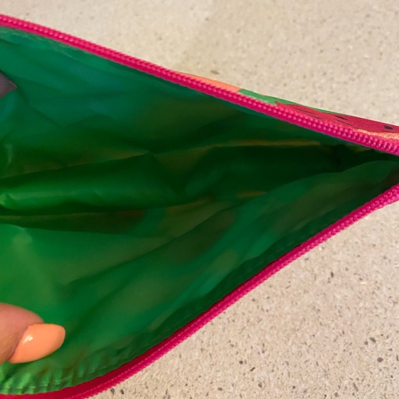 3 Women’s Clinique make up pouches - Picture 5 of 7